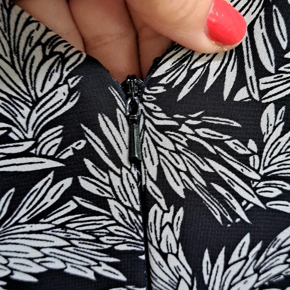 Adrianna Papell Black/White Ruffled Ruched Formal Dress. Size 14 Petite - Picture 9 of 11